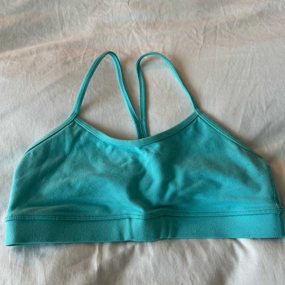 Lululemon Maldives Green Flow Y bra
Light Support Mauritius Size 8 - Picture 3 of 7